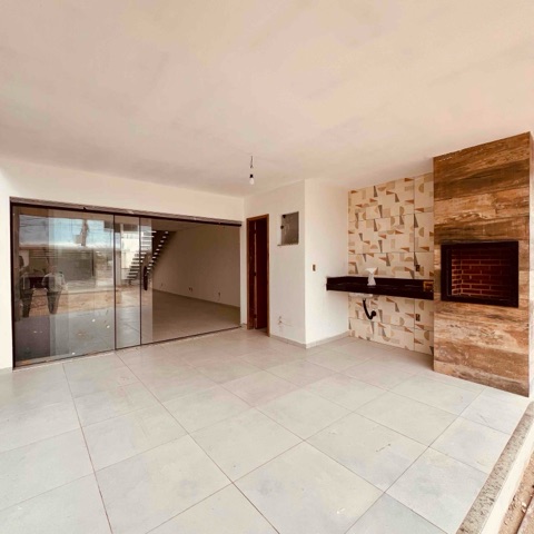 Casa 4 quartos e 3 banheiros, à venda, no bairro Praia do Foguete em Cabo Frio