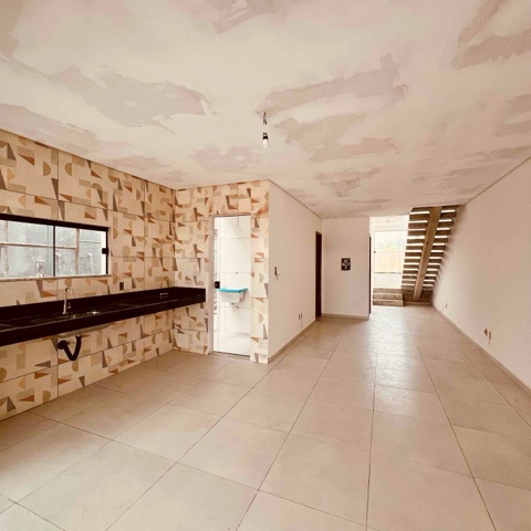 Casa 4 quartos e 3 banheiros, à venda, no bairro Praia do Foguete em Cabo Frio