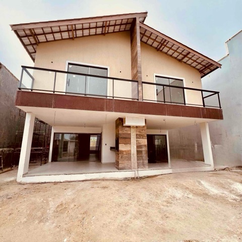 Casa 4 quartos e 3 banheiros, à venda, no bairro Praia do Foguete em Cabo Frio