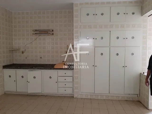 Casa com 317m² 3 quartos e 1 banheiro, à venda, no bairro Jardim Maria Augusta em Taubaté