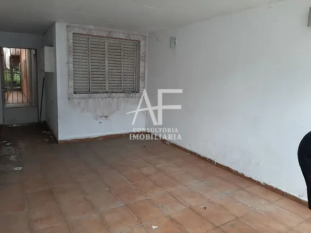 Casa com 317m² 3 quartos e 1 banheiro, à venda, no bairro Jardim Maria Augusta em Taubaté
