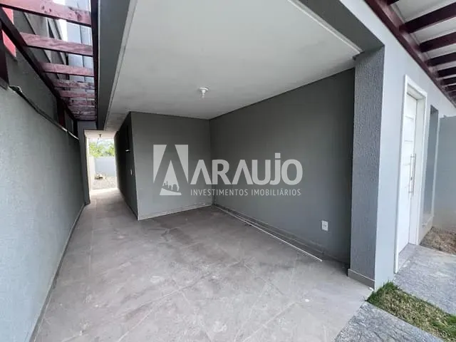 Sobrado com 159m² 3 quartos e 2 banheiros, à venda, no bairro Espinheiros em Itajaí