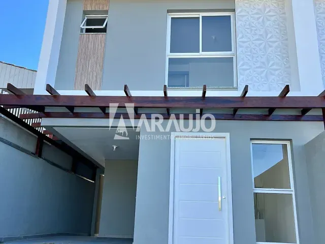 Sobrado com 159m² 3 quartos e 2 banheiros, à venda, no bairro Espinheiros em Itajaí