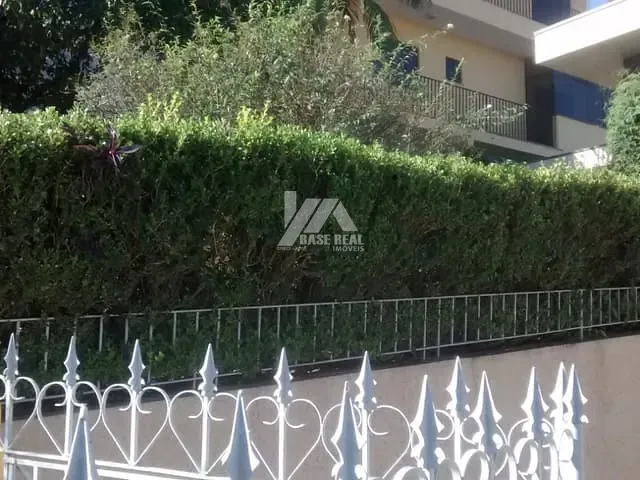 Casa com 632m² 3 quartos e 3 banheiros, à venda, no bairro Uvaranas em Ponta Grossa