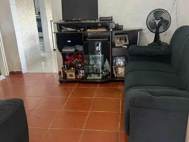 Casa com 300m² 2 quartos e 2 banheiros, à venda, no bairro Vila Santa Monica em Guaratinguetá