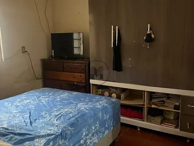 Casa com 300m² 2 quartos e 2 banheiros, à venda, no bairro Vila Santa Monica em Guaratinguetá