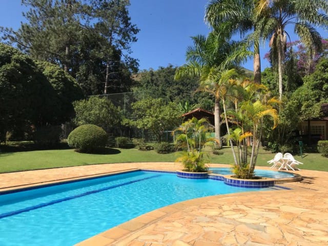 Casa com 2923m², à venda, no bairro Cuiabá em Petrópolis