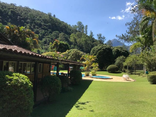 Casa com 2923m², à venda, no bairro Cuiabá em Petrópolis