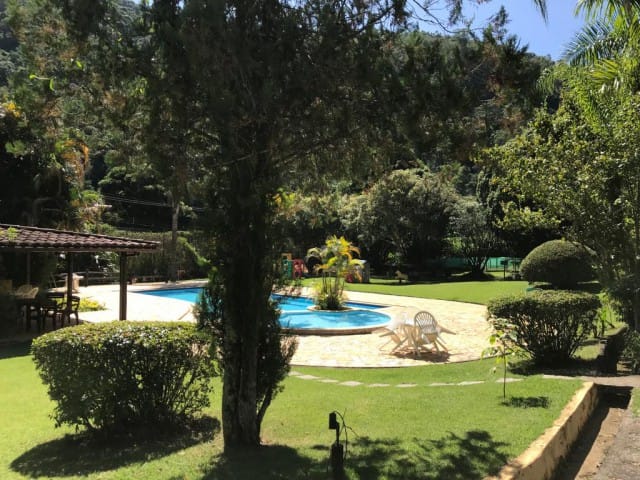 Casa com 2923m², à venda, no bairro Cuiabá em Petrópolis