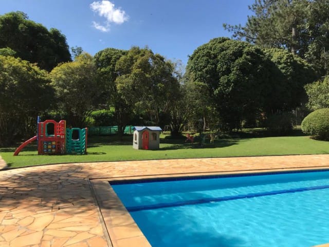 Casa com 2923m², à venda, no bairro Cuiabá em Petrópolis