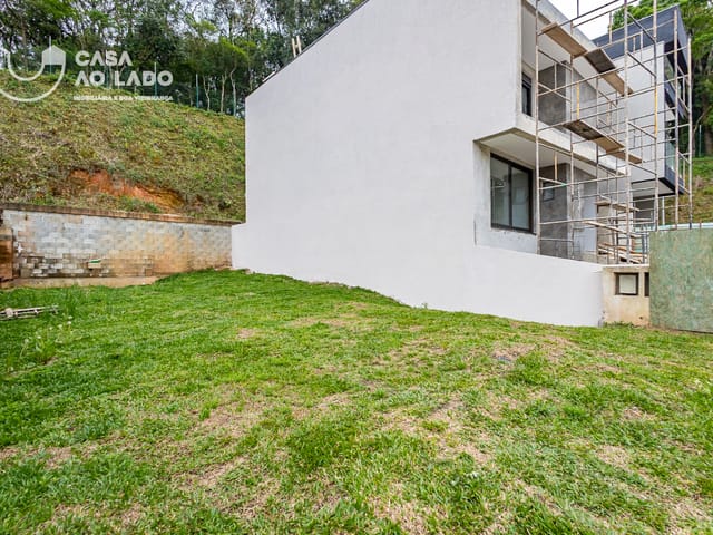 Casa com 252m², à venda, no bairro Campo Comprido em Curitiba