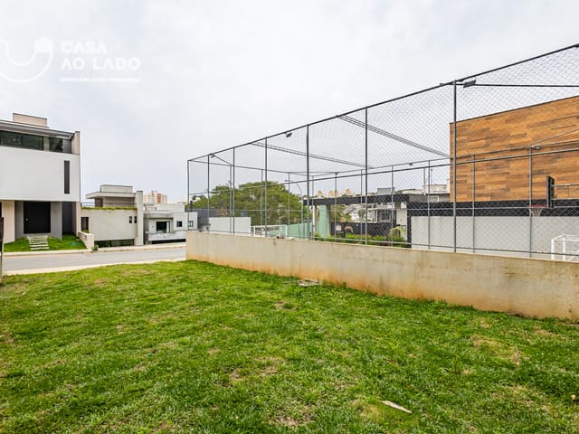 Casa com 252m², à venda, no bairro Campo Comprido em Curitiba