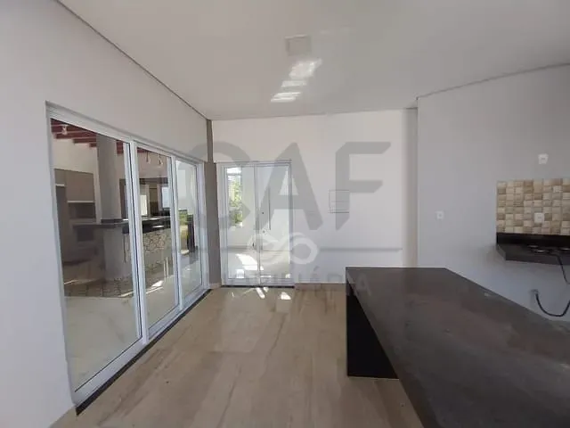 Casa com 290m² 3 quartos e 3 banheiros, à venda, no bairro Vargeão em Jaguariúna
