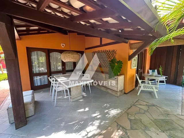 Casa 2 quartos e 3 banheiros, à venda ou para alugar, no bairro Arraial D'Ajuda em Porto Seguro