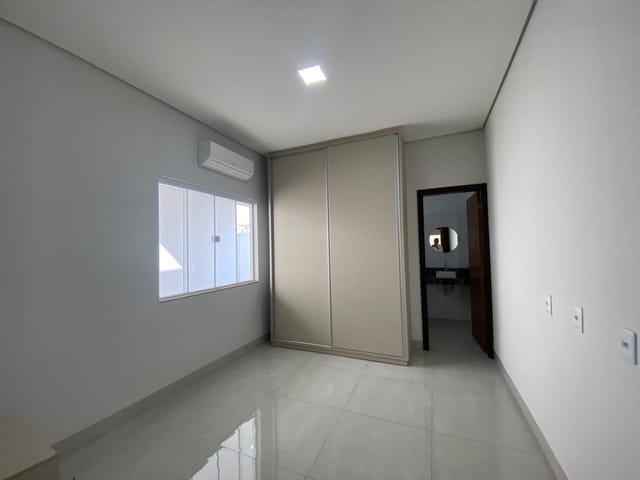 Casa com 178m² 3 quartos e 2 banheiros, à venda, no bairro Loteamento Residencial San Martini em Sinop