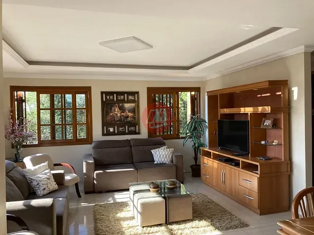 Casa com 300m² 3 quartos e 3 banheiros, à venda, no bairro Agronomia em Porto Alegre