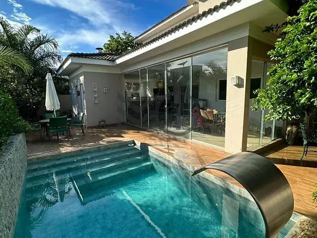 Casa com 450m² 4 quartos e 6 banheiros, à venda, no bairro Jardim Itália em Cuiabá