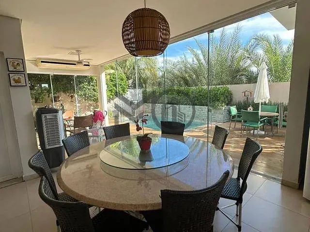 Casa com 450m² 4 quartos e 6 banheiros, à venda, no bairro Jardim Itália em Cuiabá