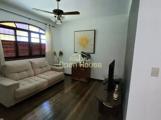 Casa com 360m² 2 quartos e 3 banheiros, à venda, no bairro Jardim Belvedere em Volta Redonda