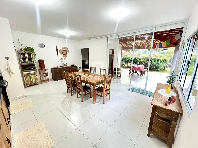 Casa com 1300m² 3 quartos e 2 banheiros, à venda, no bairro Bosques da Pedra em Bragança Paulista