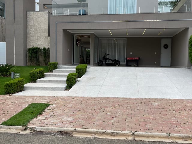 Casa com 333m² 4 quartos e 6 banheiros, à venda, no bairro Alphaville em Santana de Parnaíba