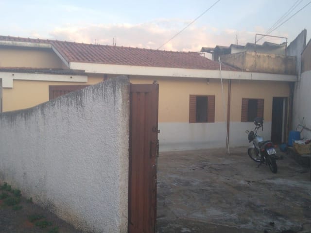 Casa com 200m² 3 quartos e 1 banheiro, à venda, no bairro Vila Zanetti em São João da Boa Vista