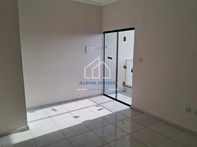 Casa 2 quartos e 2 banheiros, à venda, no bairro Jardim Sandra Maria em Taubaté