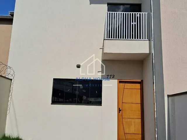 Casa 2 quartos e 2 banheiros, à venda, no bairro Jardim Sandra Maria em Taubaté