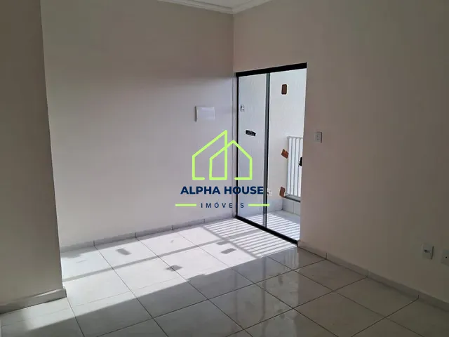 Casa 2 quartos e 2 banheiros, à venda, no bairro Jardim Sandra Maria em Taubaté