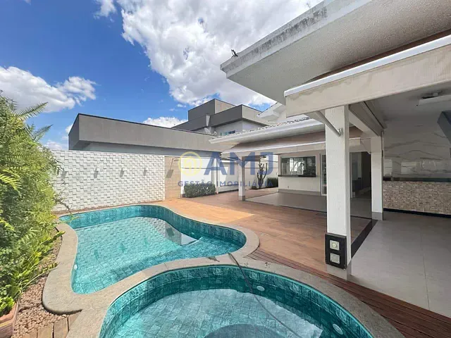 Casa 3 quartos e 5 banheiros, à venda, no bairro Residencial Granville em Goiânia