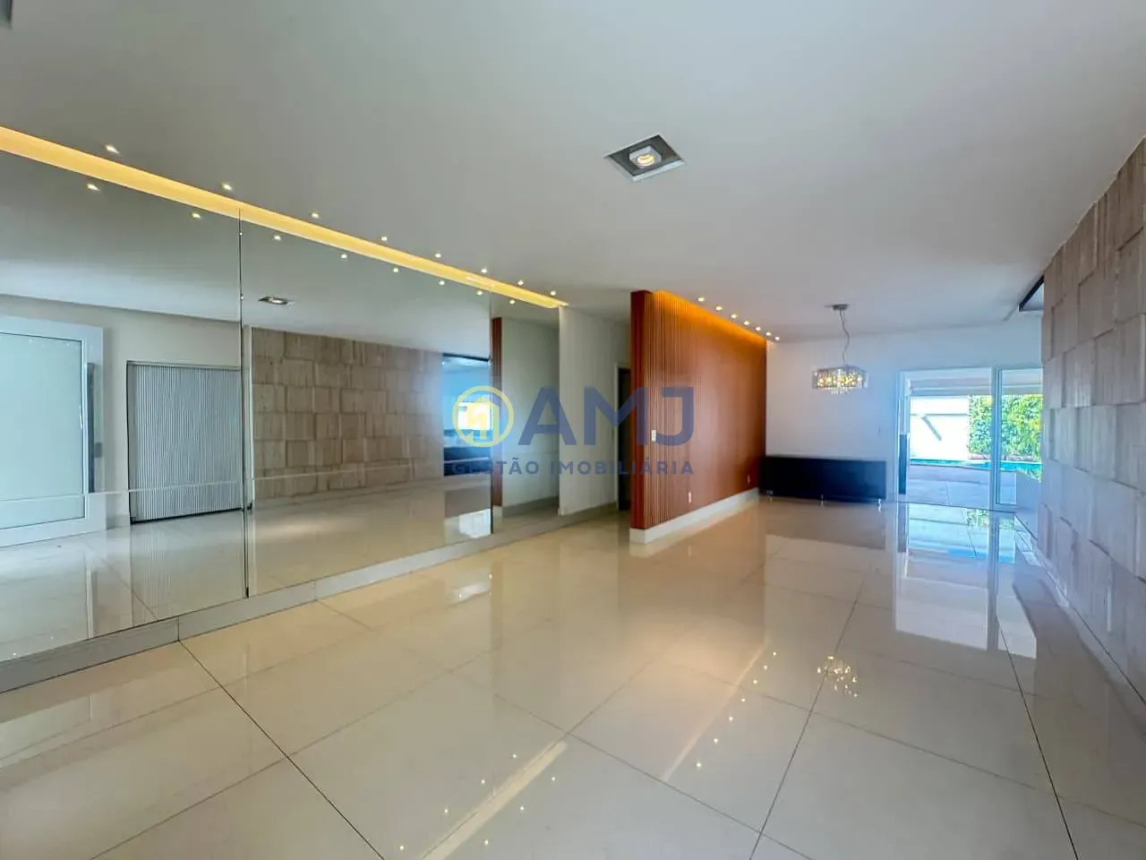 Casa, 3 quartos, 231 m² - Foto 3