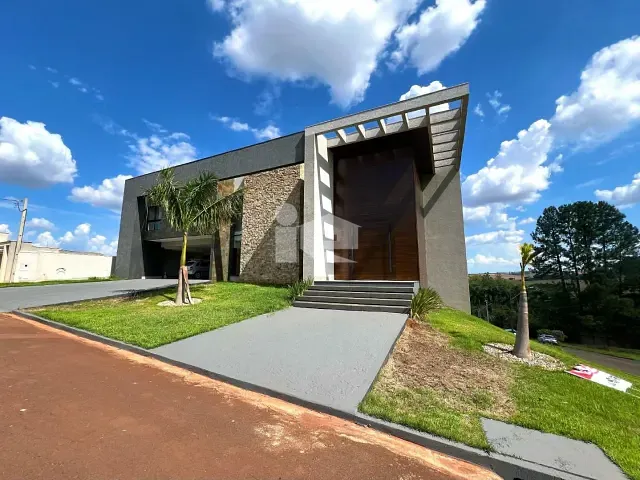Casa com 800m² 4 quartos e 8 banheiros, à venda, no bairro Condomínio Costa do Sol em Rolândia