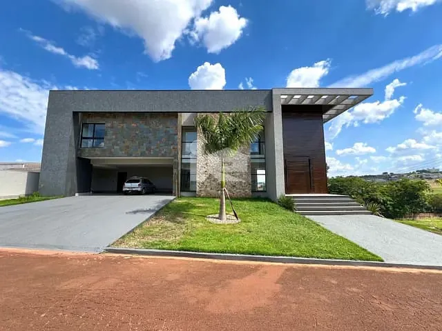 Casa com 800m² 4 quartos e 8 banheiros, à venda, no bairro Condomínio Costa do Sol em Rolândia