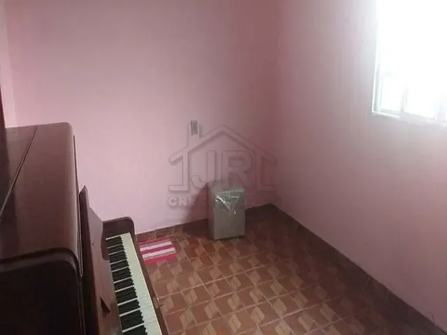 Casa com 250m² 2 quartos e 1 banheiro, à venda, no bairro Parque Bandeirantes em Mauá