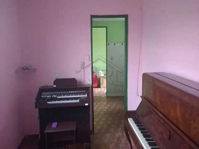 Casa com 250m² 2 quartos e 1 banheiro, à venda, no bairro Parque Bandeirantes em Mauá