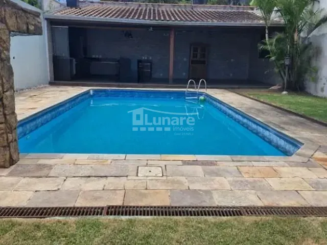 Casa com 500m² 3 quartos e 2 banheiros, à venda, no bairro Vila Lavínia em Mogi das Cruzes