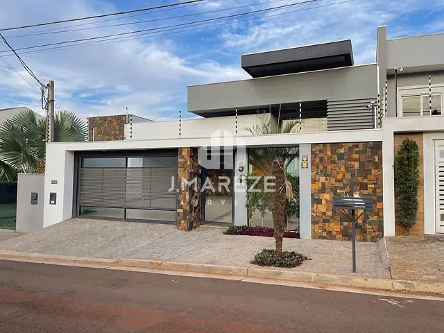 Casa 3 quartos e 4 banheiros, à venda, no bairro Jardim Menegazzo em Apucarana