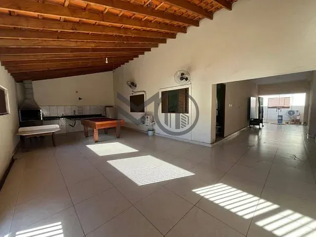 Casa com 200m² 4 quartos e 2 banheiros, à venda, no bairro Morada da Serra em Cuiabá