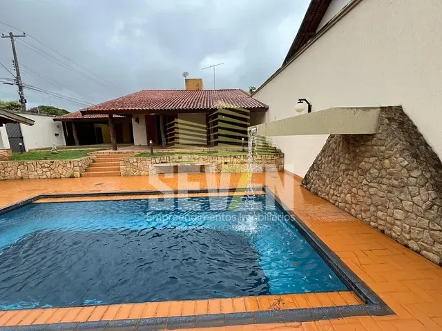 Casa com 300m² 2 quartos e 3 banheiros, à venda, no bairro Jardim Estoril em Bauru