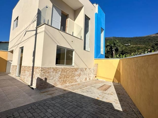 Casa 2 quartos e 1 banheiro, à venda, no bairro Vila Rica em Extrema