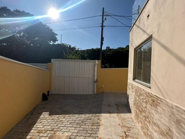 Casa 2 quartos e 1 banheiro, à venda, no bairro Vila Rica em Extrema