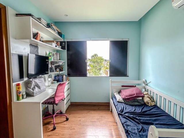 Casa com 330m² 4 quartos e 6 banheiros, à venda, no bairro Vale dos Cristais em Macaé
