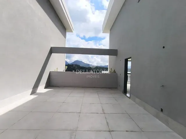 Casa com 114m² 3 quartos e 3 banheiros, à venda, no bairro Golfe em Teresópolis