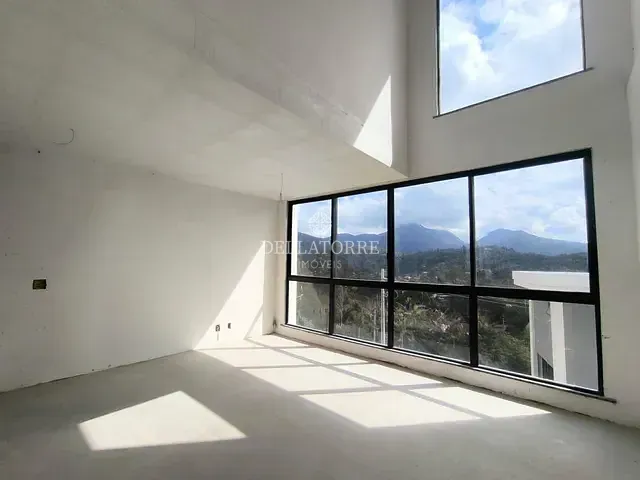 Casa com 114m² 3 quartos e 3 banheiros, à venda, no bairro Golfe em Teresópolis