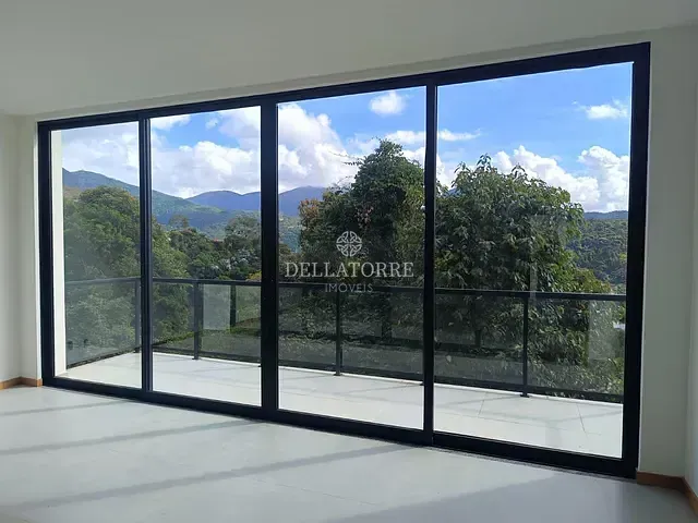 Casa com 114m² 3 quartos e 3 banheiros, à venda, no bairro Golfe em Teresópolis