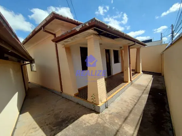 Casa com 500m² 3 quartos e 2 banheiros, à venda, no bairro Vila dos Lavradores em Botucatu