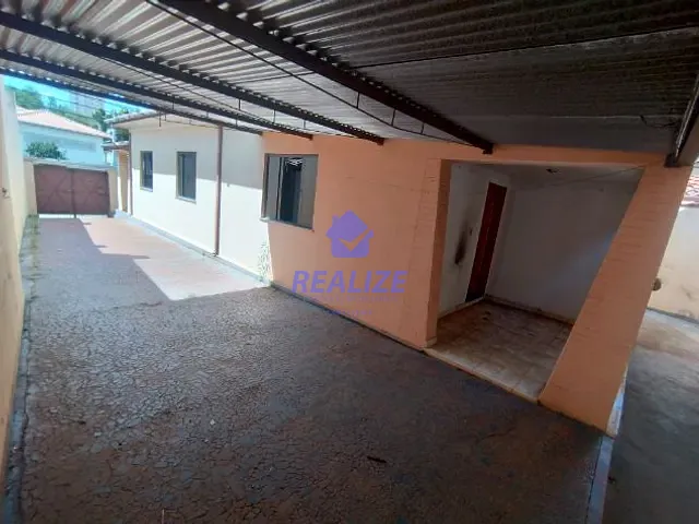 Casa com 500m² 3 quartos e 2 banheiros, à venda, no bairro Vila dos Lavradores em Botucatu