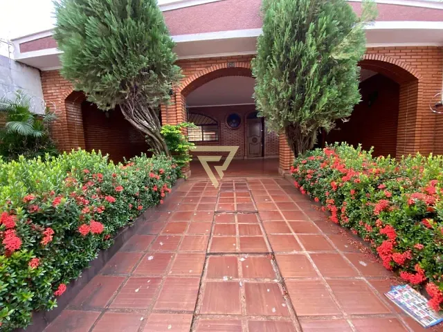 Casa com 443m² 3 quartos e 4 banheiros, para alugar, no bairro Vila Tibério em Ribeirão Preto