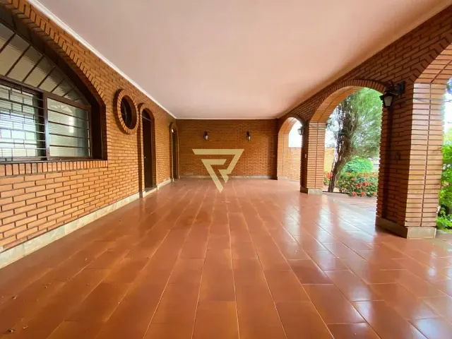 Casa com 443m² 3 quartos e 4 banheiros, para alugar, no bairro Vila Tibério em Ribeirão Preto