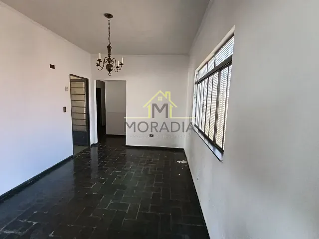 Casa com 200m² 3 quartos e 2 banheiros, para alugar, no bairro Angola em Guaxupé